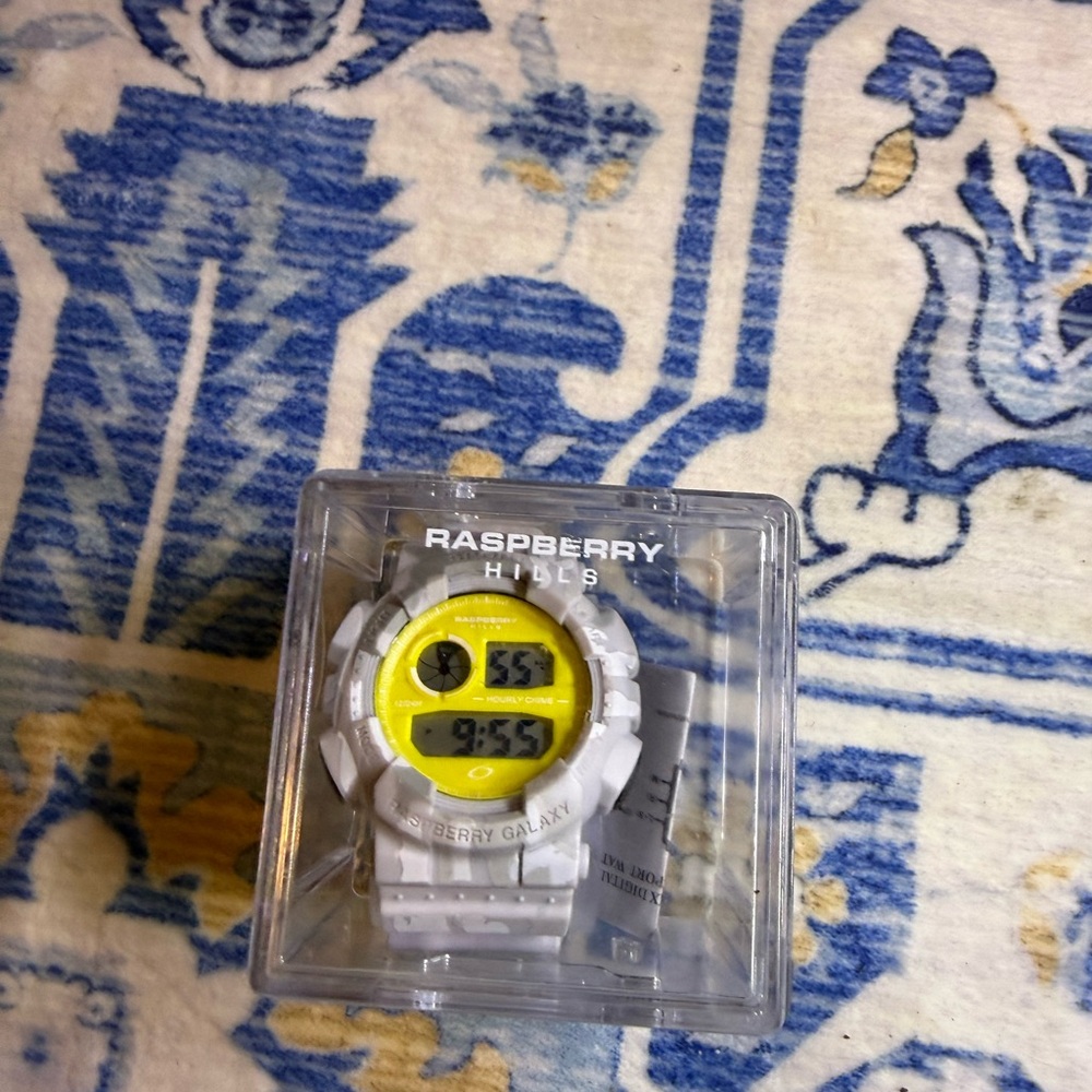 Raspberry hills G-Shock Yellow and White Smartwatch